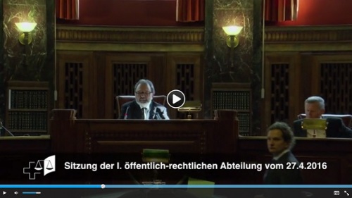 Video Frame der ersten online abrufbaren Urteilsverkündung des Bundesgerichts.