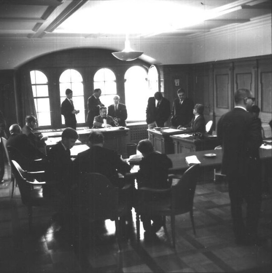 Regierungsratssaal Schaffhausen (Foto: Bruno und Eric Bührer, 1968, StadtA SH, Sig. J 10/18366)